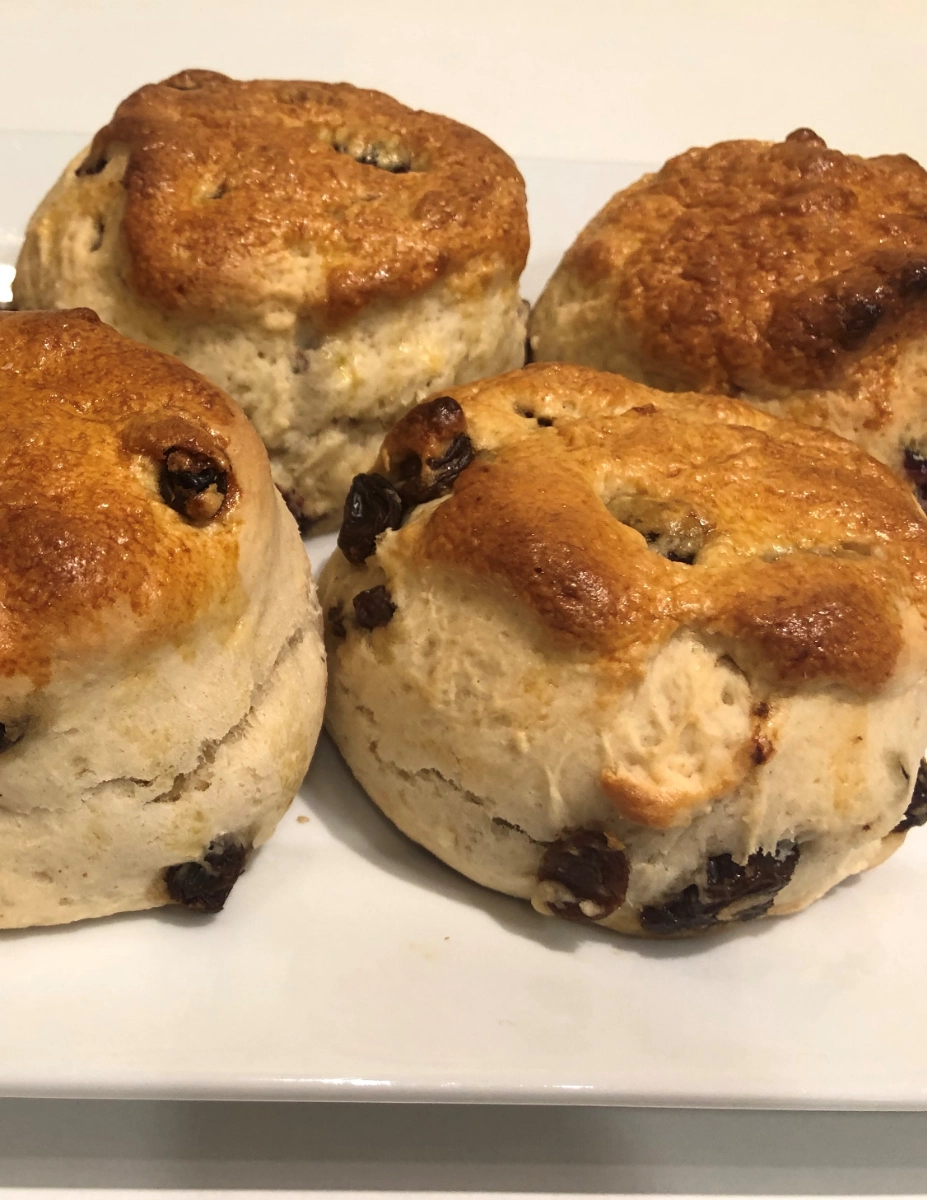 english-blueberry-vanilla-scones